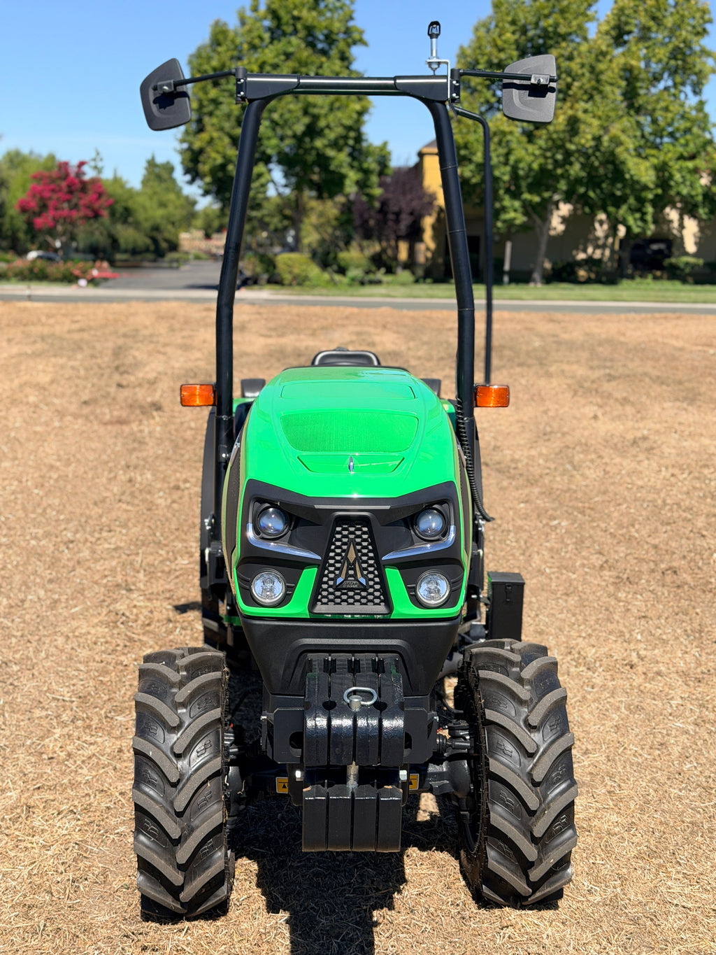 Rental | Deutz Fahr 5080.4 DV Roll Over Protective Structure Vineyard Tractor