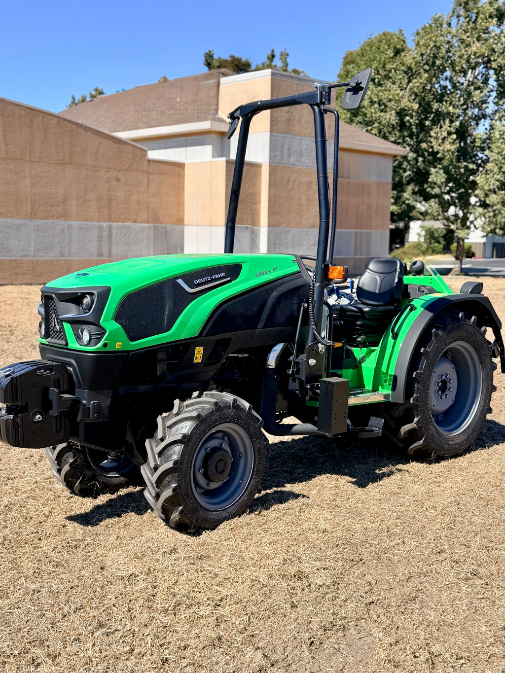 Rental | Deutz Fahr 5080.4 DV Roll Over Protective Structure Vineyard Tractor