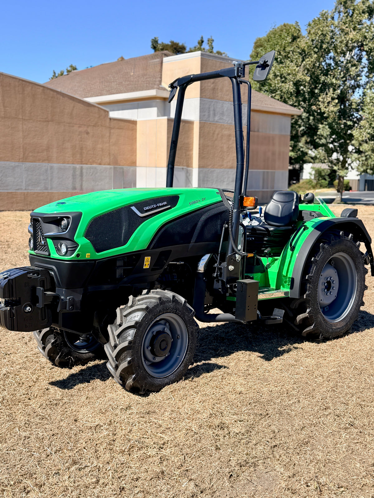 Rental | Deutz Fahr 5080.4 DV Roll Over Protective Structure Vineyard Tractor
