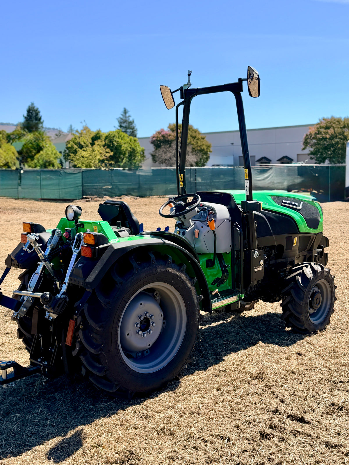 Rental | Deutz Fahr 5080.4 DV Roll Over Protective Structure Vineyard Tractor
