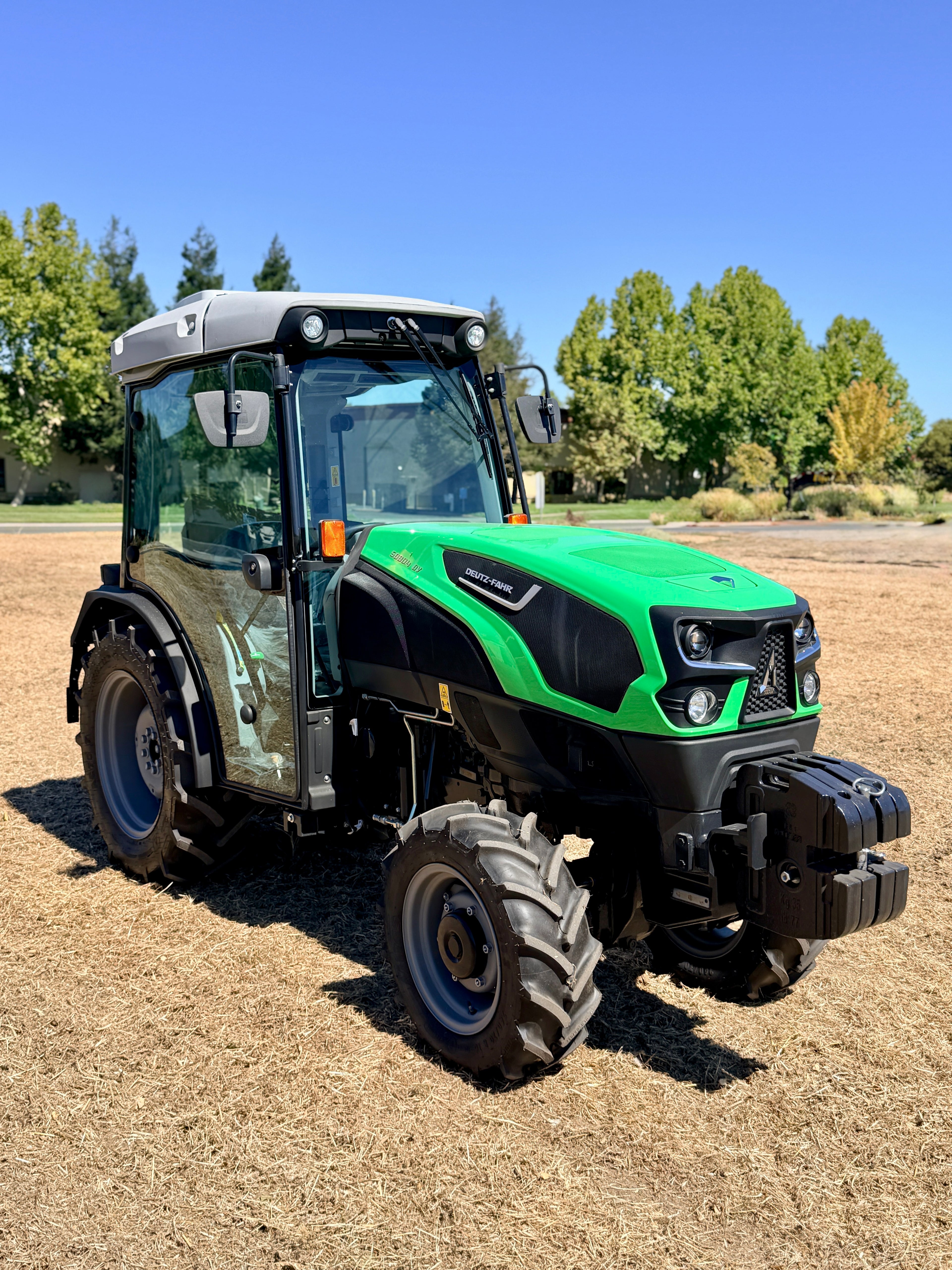 Deutz Fahr 5080.4 DV Vineyard Tractor with Cab