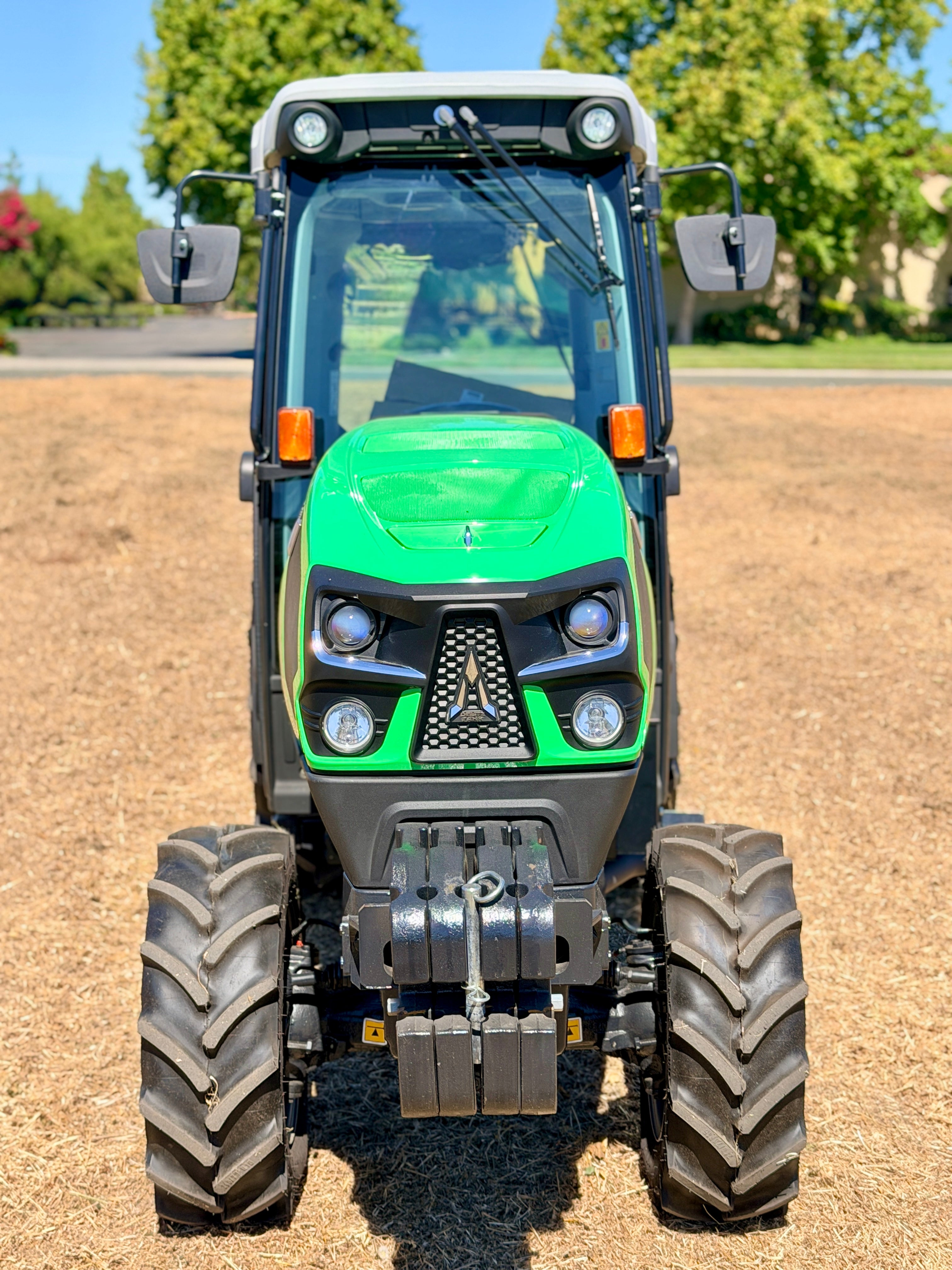 Deutz Fahr 5080.4 DV Vineyard Tractor with Cab