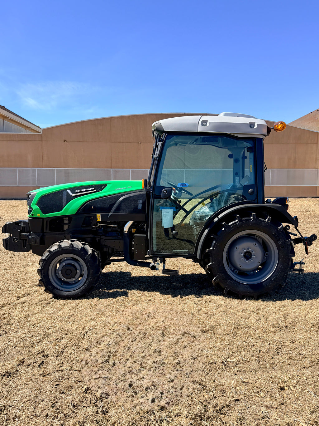 Deutz Fahr 5080.4 DV Vineyard Tractor with Cab