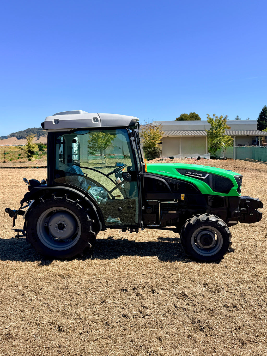Deutz Fahr 5080.4 DV Vineyard Tractor with Cab